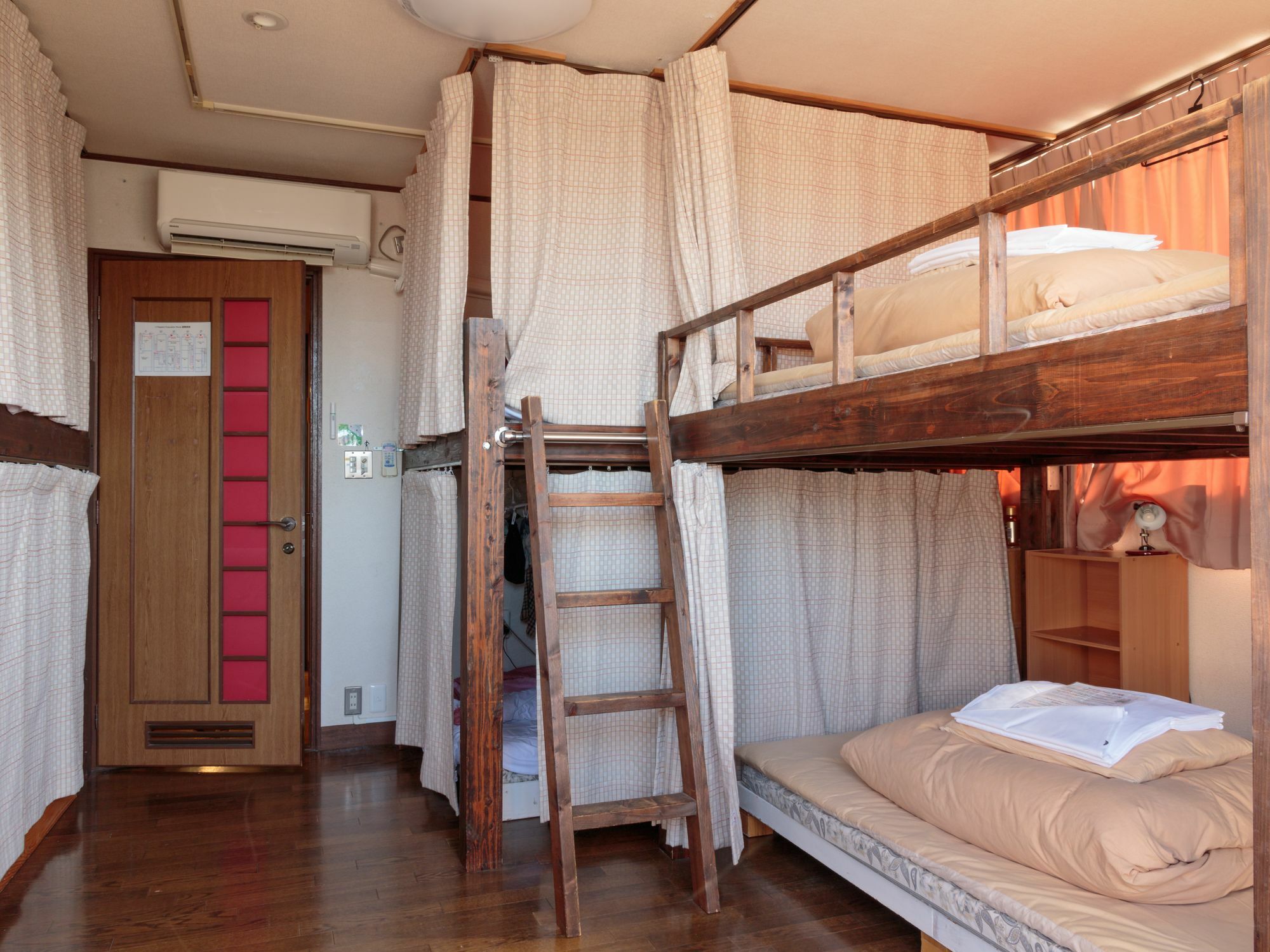 J-Hoppers Kyoto Guesthouse Exterior foto
